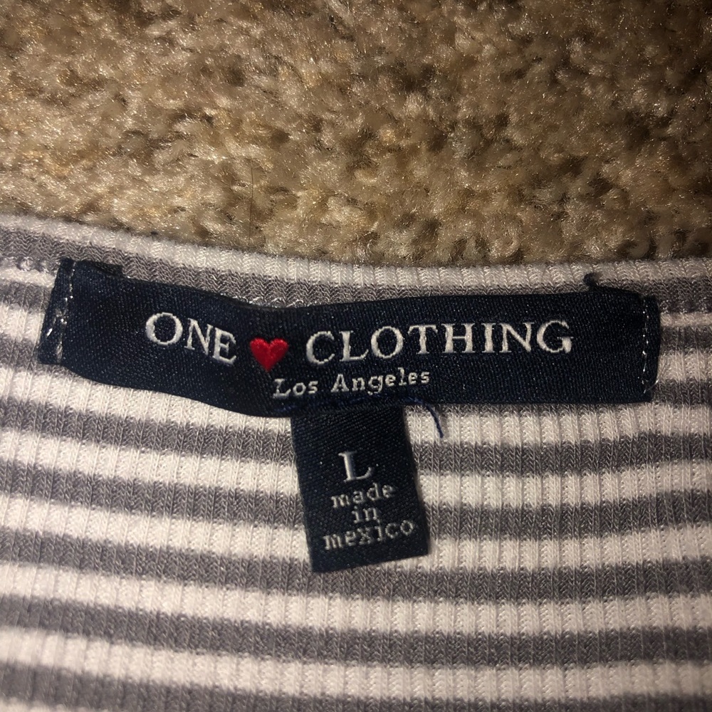 Striped romper - Picture 4 of 4